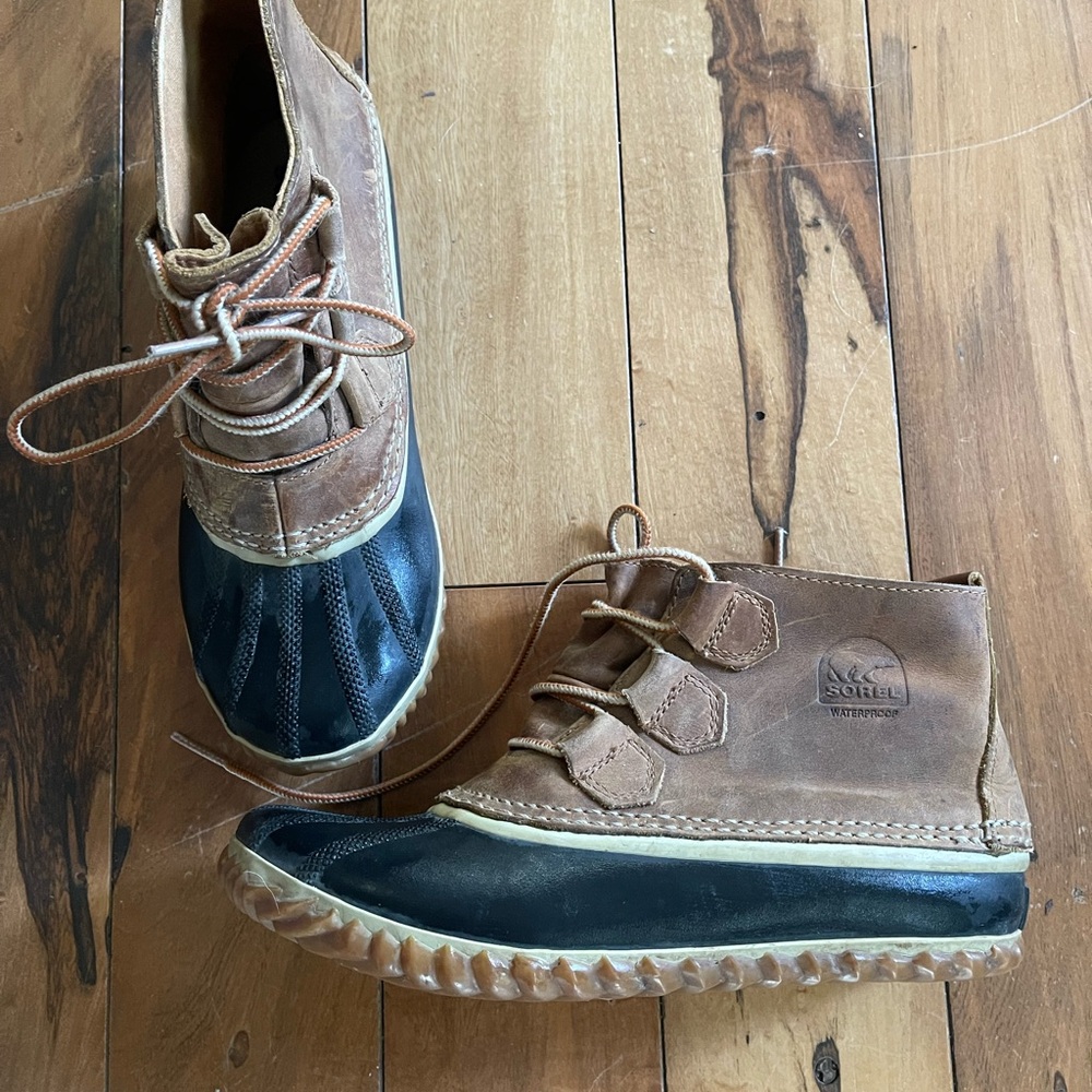 Sorrel sz 8 out and about duck boots